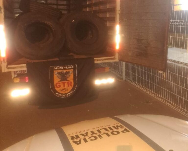Caminhoneiro é preso com R$50 mil em pneus contrabandeados na MGC-452, em Tupaciguara