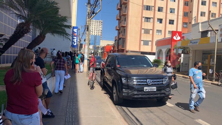 Prefeito Fued Dib assina novo decreto posicionando Ituiutaba na Onda Vermelha; somente serviços essenciais podem funcionar a partir de terça-feira (18/08)