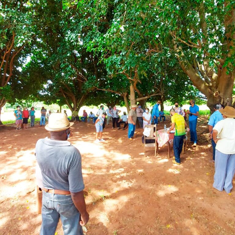 Secretário de Agricultura de Ituiutaba visita associação na zona rural para ouvir demandas dos assentados