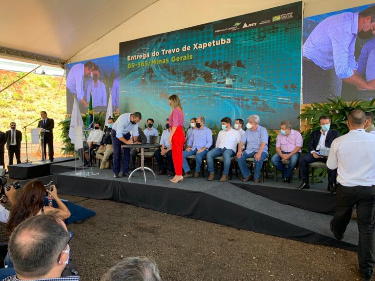Secretário de Governo de Ituiutaba cumpre agenda no evento de entrega da obra do Trevo da Xapetuba