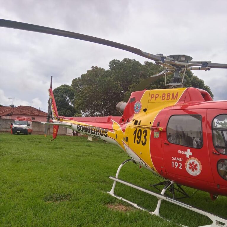 Acidente entre carro de passeio e reboque de barco engatado em caminhonete deixa vítima em estado gravíssimo na BR- 365, no trevo que da acesso à Gurinhatã (MG)