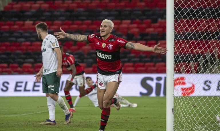 Com Pedro decisivo, Flamengo vence Palmeiras na estreia do Brasileiro