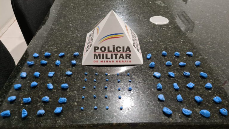 PMMG apreende maconha e crack em Prata (MG)