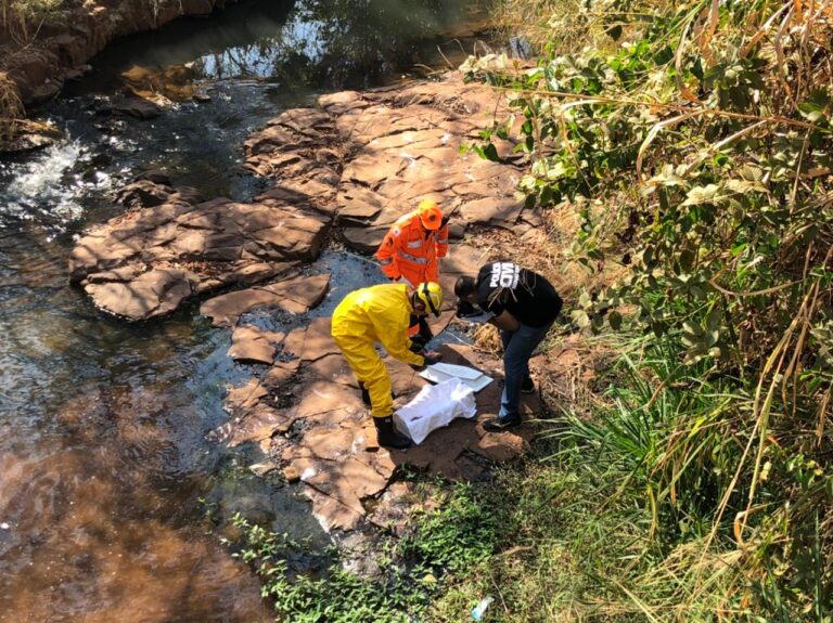 Depois de abortar mãe joga feto de 04 meses dentro do Córrego São José, em Ituiutaba