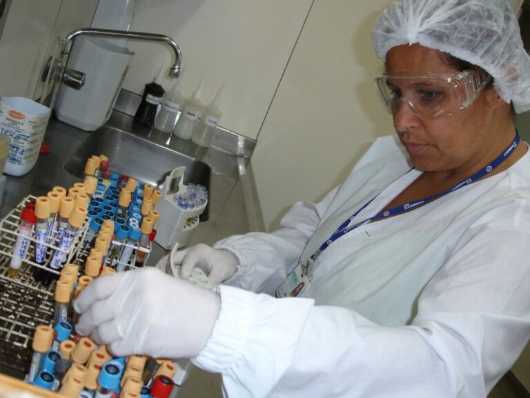 Aumento no número de casos de sífilis preocupa profissionais da saúde, em Minas Gerais