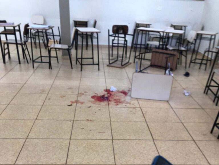Adolescente diz que tentou matar colega de sala no Polivalente para chamar a atenção