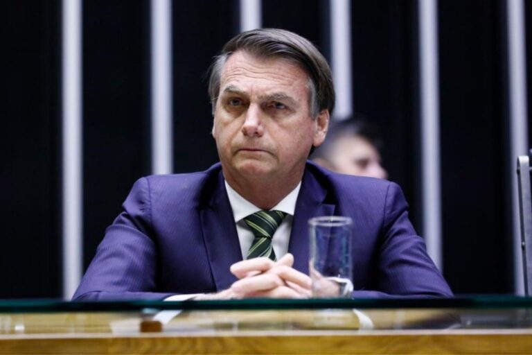 “Vamos propor uma CPI para investigar Petrobras”, diz Bolsonaro após reajuste