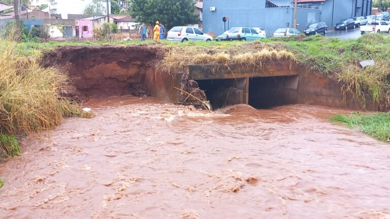 CBMMG alerta sobre aumento do volume de água nos córregos de Ituiutaba