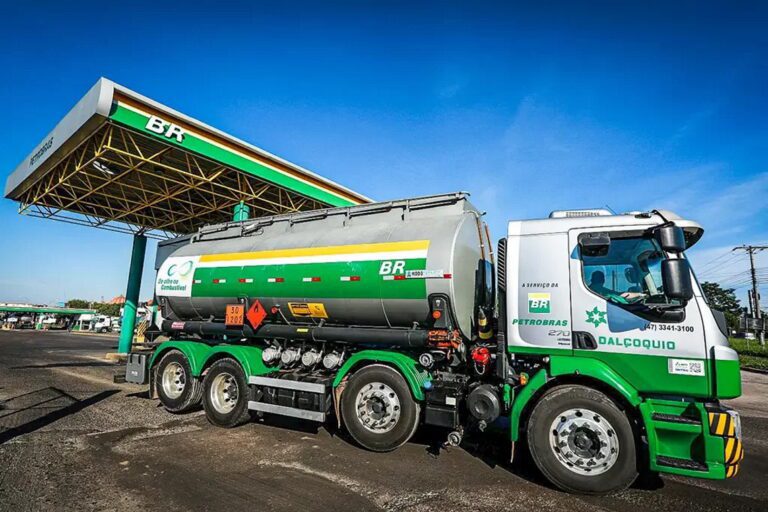 Petrobras anuncia redução de R$ 0,30 no diesel