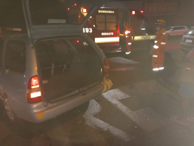 CBMMG atende vítimas de acidente de trânsito, em Ituiutaba