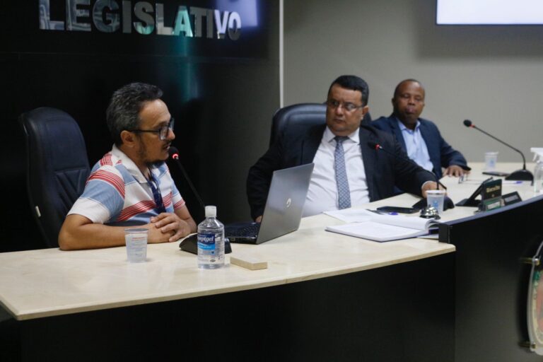 Vereadores questionam diretor do IBGE sobre queda no número de habitantes de Ituiutaba