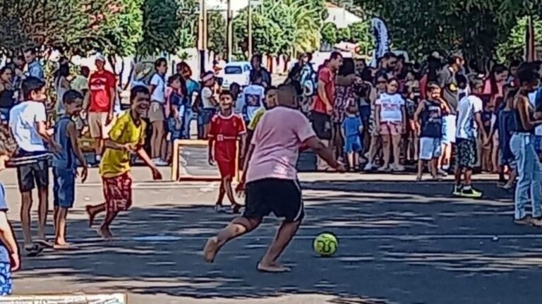 ‘Projeto Rua Cultural’ em Ituiutaba reuniu várias famílias em sua estreia 