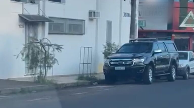 Polícia Federal cumpre mandado de busca e apreensão, em Ituiutaba