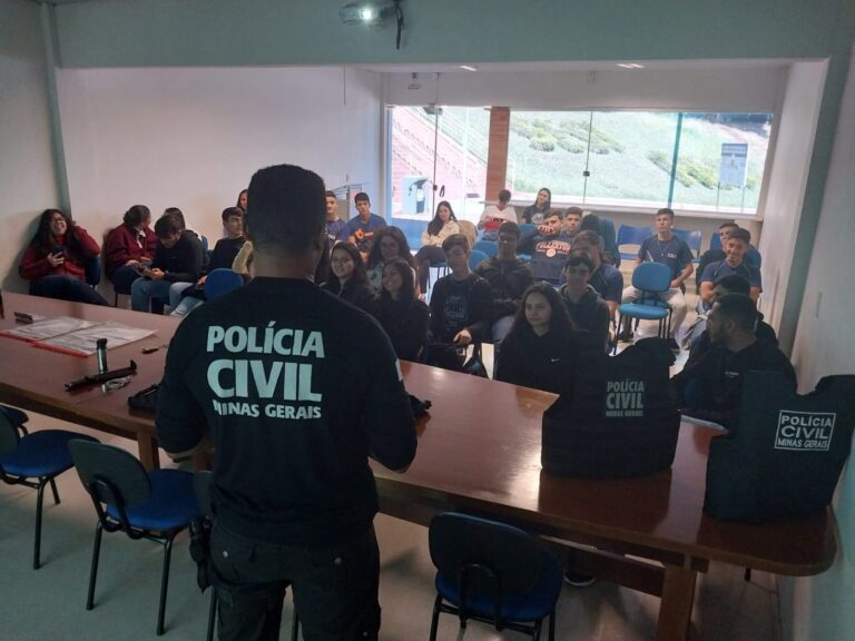Investigadores de Ituiutaba fazem visita técnica aos alunos do Sesi Senai Fiemg Ituiutaba