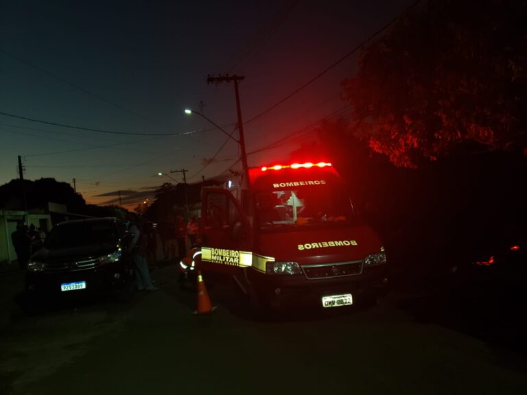 Motociclista fica ferido em Ituiutaba por bater moto contra caminhonete