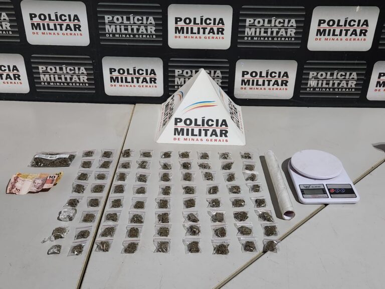 Mulher é presa pela PM por tráfico de drogas, em Capinópolis