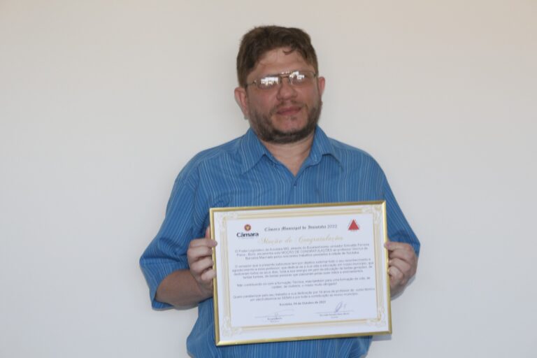 Professor Vinicíus é homenageado em Ituiutaba com Moção de Congratulações