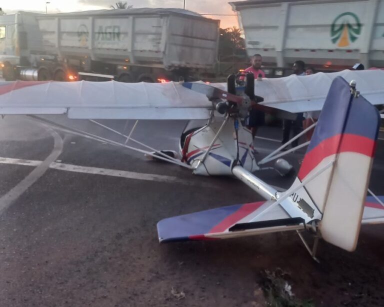 Avião tripulado com duas pessoas faz pouso forçado em Ituiutaba