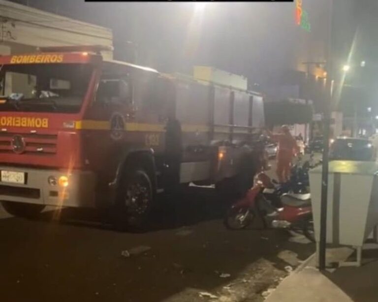 CBMMG é acionado em Ituiutaba para combater incêndio no prédio da Algar Telecom