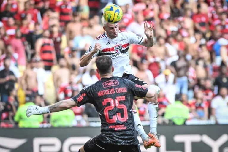 São Paulo vence Flamengo na partida de ida da final da Copa do Brasil