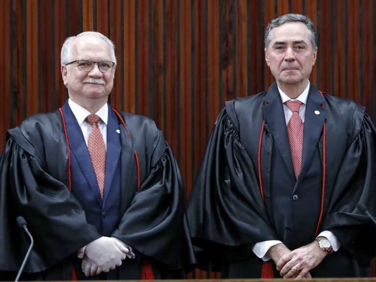 Ministros Barroso e Fachin tomam posse como presidente e vice-presidente do STF