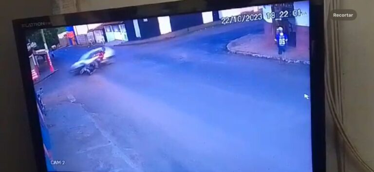 URGENTE: Novo vídeo mostra motorista de Celta alisando rua e atropelando motociclista no Bairro Junqueira