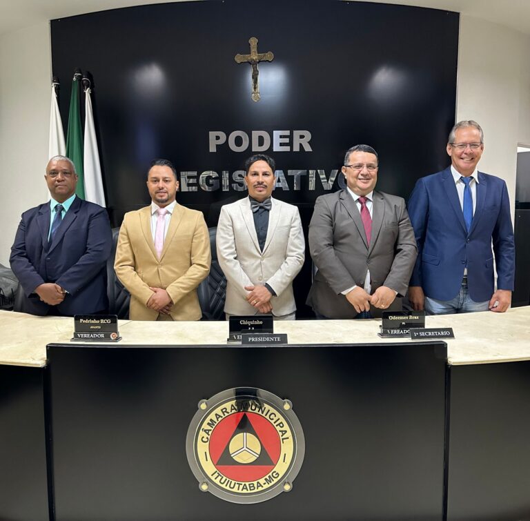 Mesa Diretora Anuênio 2024 toma posse na Câmara Municipal de Ituiutaba