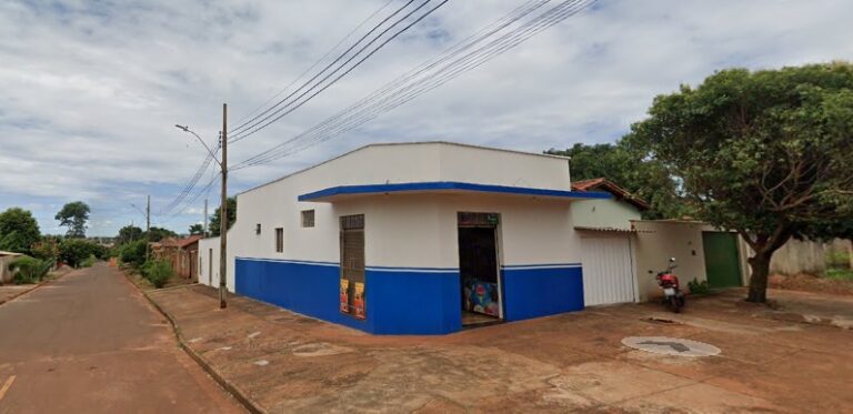 Dois bandidos assaltam mercearia à mão armada no Bairro Satélite Andradina, em Ituiutaba