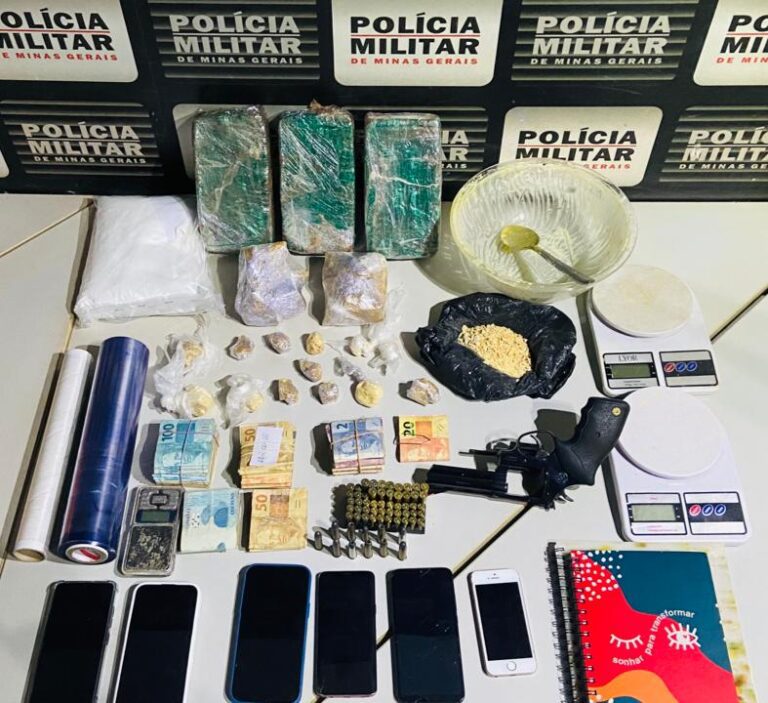 PM de Ituiutaba prende 4 pessoas e apreende drogas, dinheiro, arma de fogo e munições