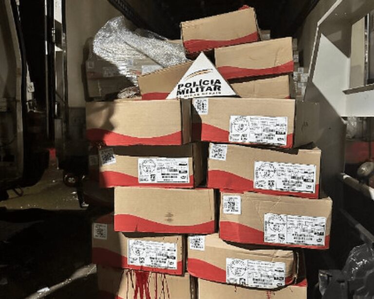 Tentativa de roubo de carga termina em confronto com a PM em Prata