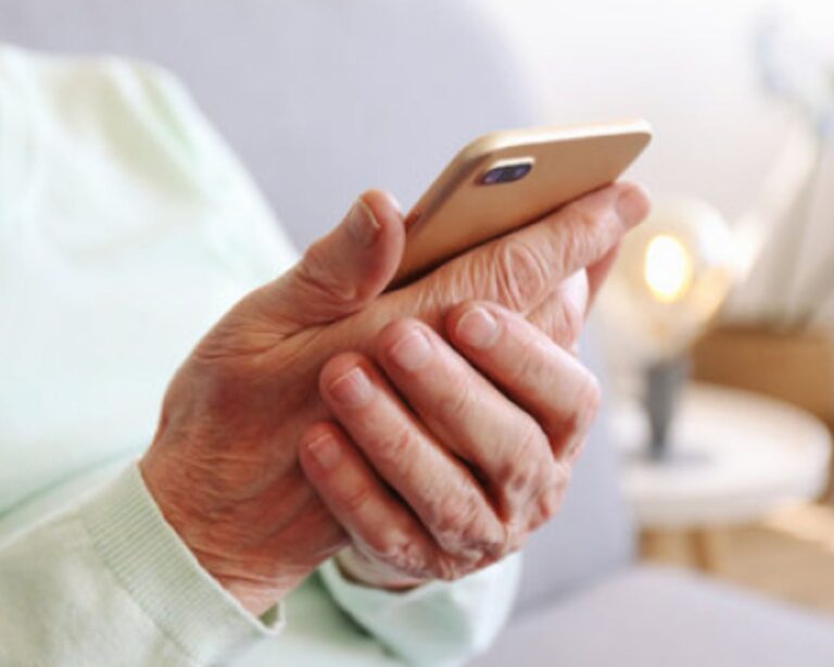 Ladrão furta celular de idosa e é preso em Ituiutaba
