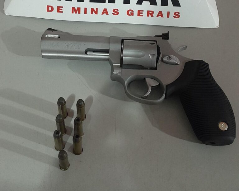 Motorista embriagado é preso por porte ilegal de arma de fogo em Ituiutaba