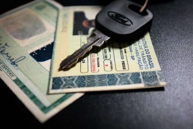 Exame toxicológico pode passar a ser exigido na 1ª habilitação para categorias A e B; proposta vai à sanção