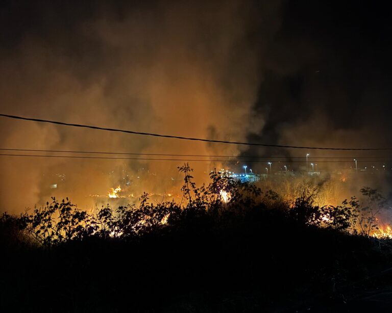 Incêndio de alto risco é registrado no Bairro Independência em Ituiutaba (MG)