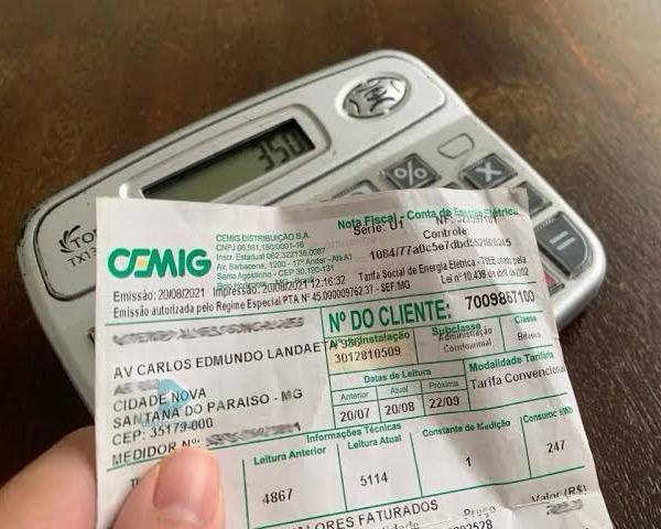 Cemig oferece até 65% de desconto na conta de luz para famílias de baixa renda