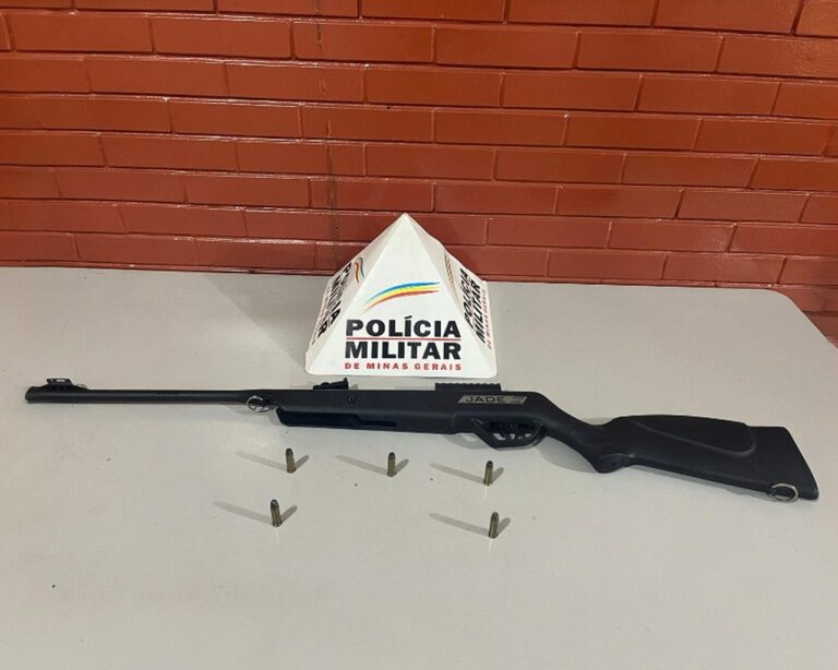 Homem de 20 anos é preso em flagrante pela PMMG por posse ilegal de arma de fogo no Bairro Bela Vista, em Ituiutaba (MG)