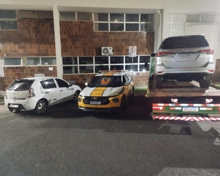 Polícia Militar Rodoviária recupera veículo furtado e prende três homens por receptação em Uberlândia (MG)