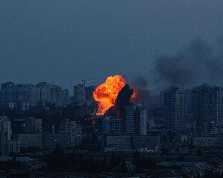 Rússia promove um dos maiores bombardeios desde o início da guerra e deixa mortos e feridos na Ucrânia