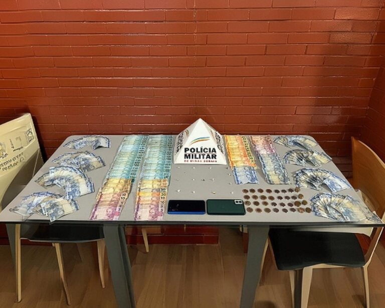 Polícia Militar prende trio por envolvimento com drogas e apreende CNH falsa em Ituiutaba (MG)