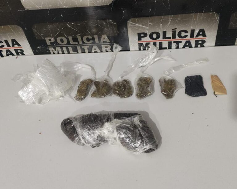 Mulher é presa ao tentar entrar com drogas no presídio de Santa Vitória, em Minas Gerais