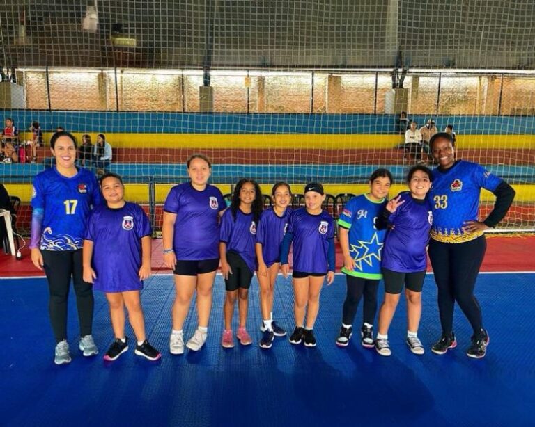 Desafio de Mini-Handebol reúne 43 crianças em atividade esportiva entre os municípios mineiros de Ituiutaba e Prata