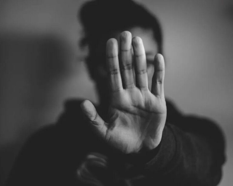 Novo decreto garante vagas no setor público para mulheres vítimas de violência