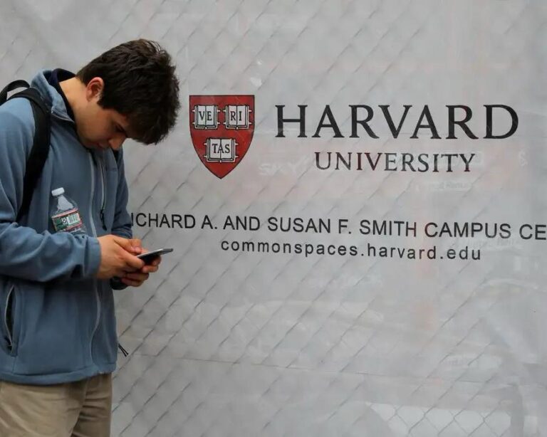 Estados Unidos exigem perfis públicos em redes sociais para emissão de vistos estudantis brasileiros