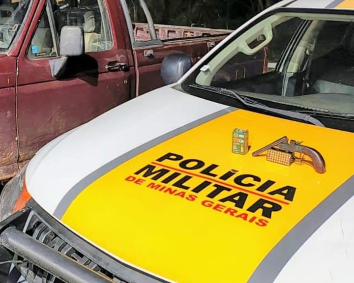 Homem é preso com arma e 50 munições após perseguição policial na MG-223, em Araguari