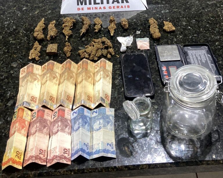 Motociclista tenta fugir da PMMG no município do Prata e acaba presa com drogas em casa