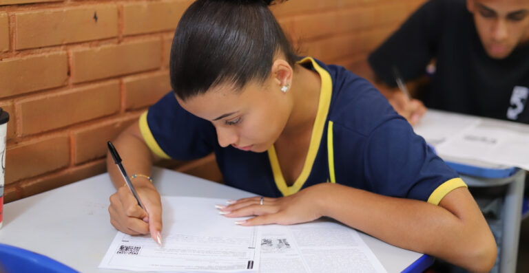 Estudantes do ensino médio da rede estadual têm até sexta-feira (6/6) para se inscrever no Enem 2025