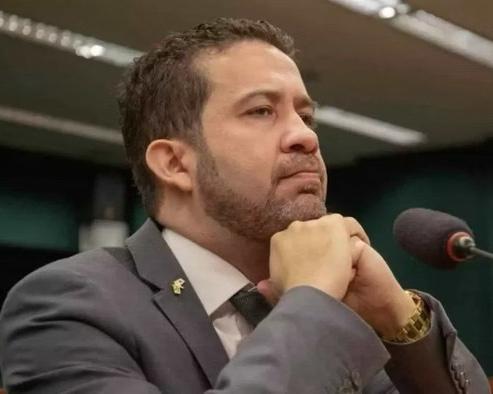 Conselho de Ética da Câmara analisa pedido de suspensão de André Janones nesta terça-feira (15)