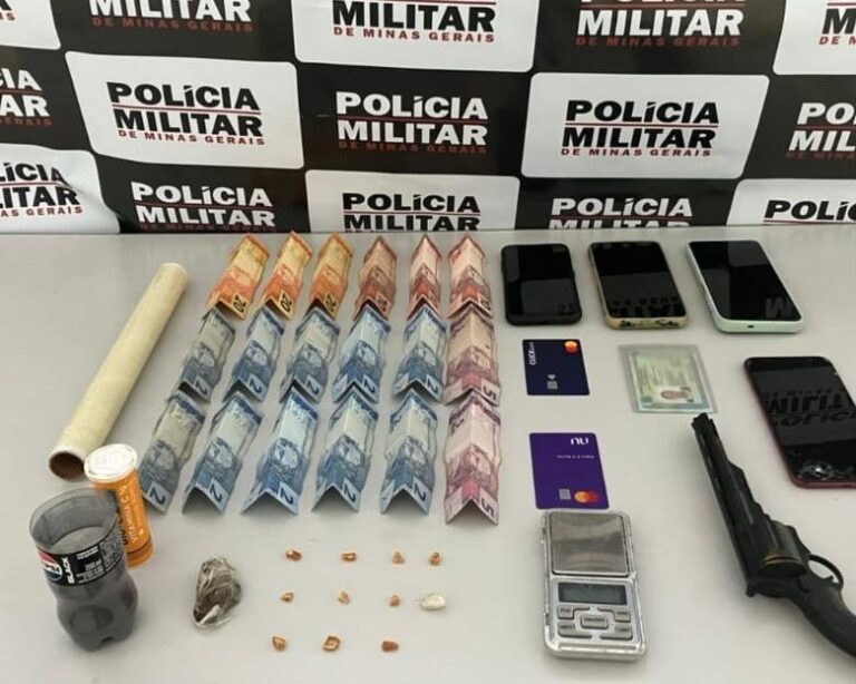 Adolescente é apreendido pela PMMG por tráfico de drogas em Santa Vitória e suspeito de aliciamento foge