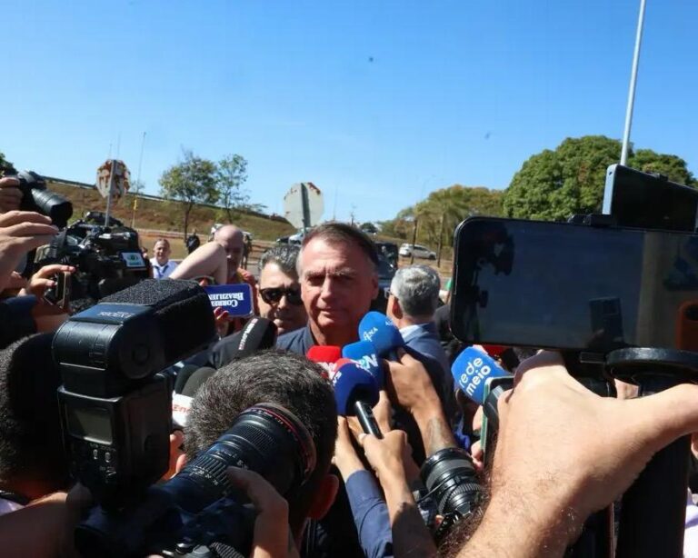 Defesa nega que Bolsonaro tenha descumprido medida do STF sobre redes sociais