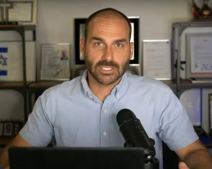 Eduardo Bolsonaro critica Romeu Zema após fala sobre tarifas dos EUA